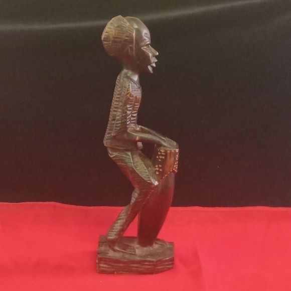 Vintage Handcarved Wood Figurine Man African With Drum Africa Primitive - Picture 4 of 6